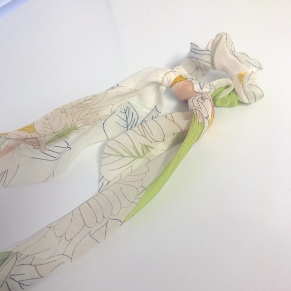 NWOT Hair Scarf - Picture 2 of 2